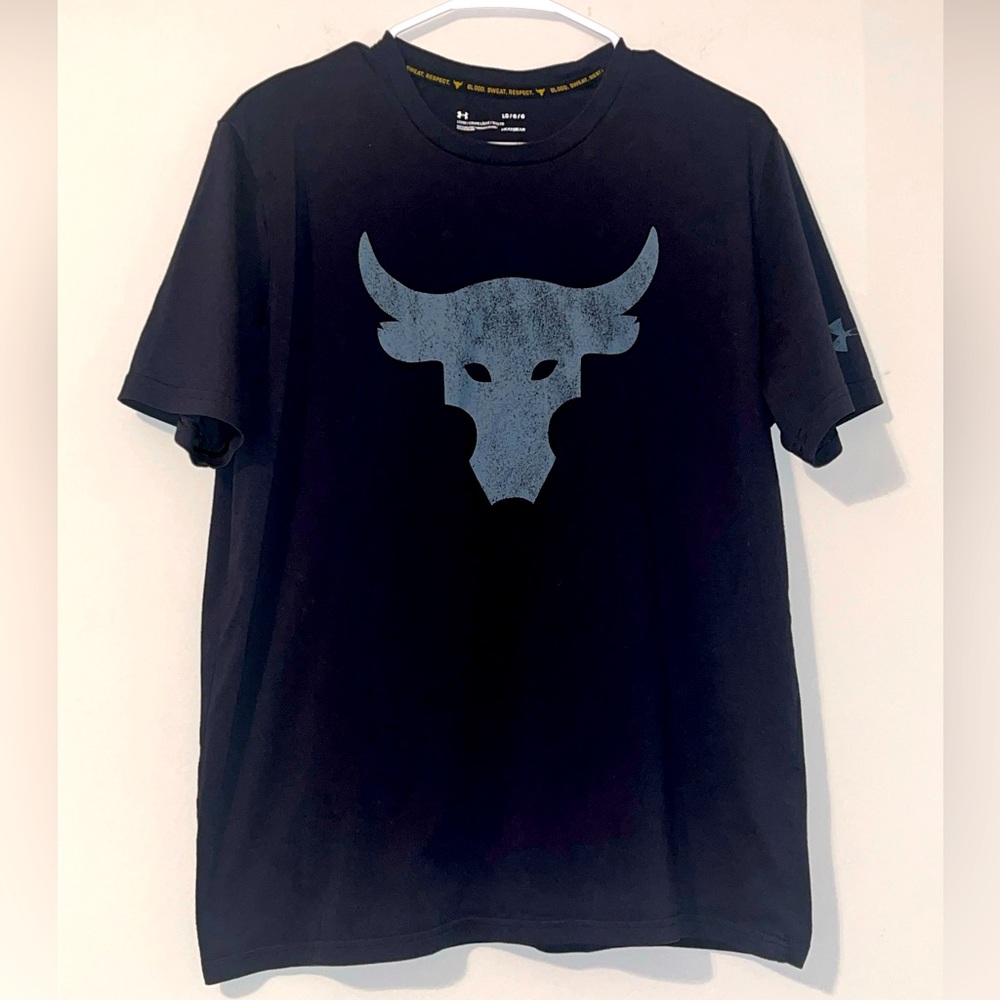 Under Armour Project Rock Brahma Bull Logo Graphic T-Shirt Black Heat Gear Sz L